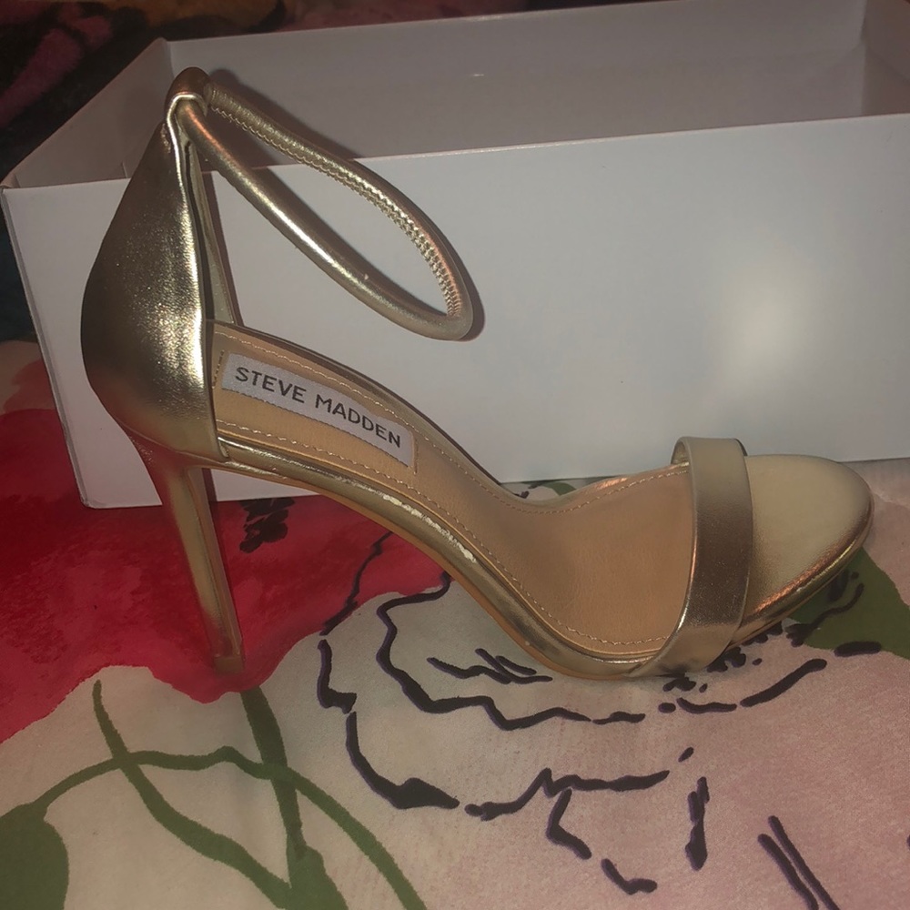 Steve Madden champagne heels